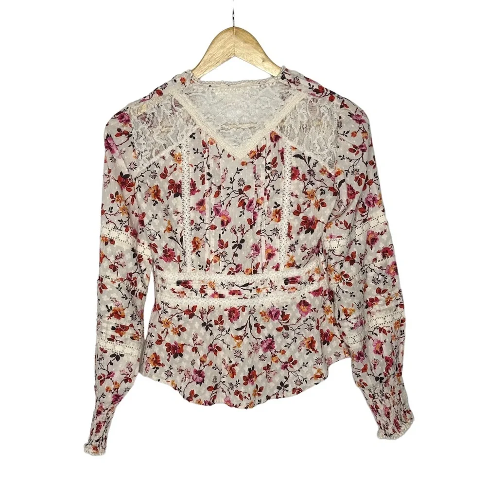 Like New Anthropologie Romantic Lace Long Sleeve Blouse 0